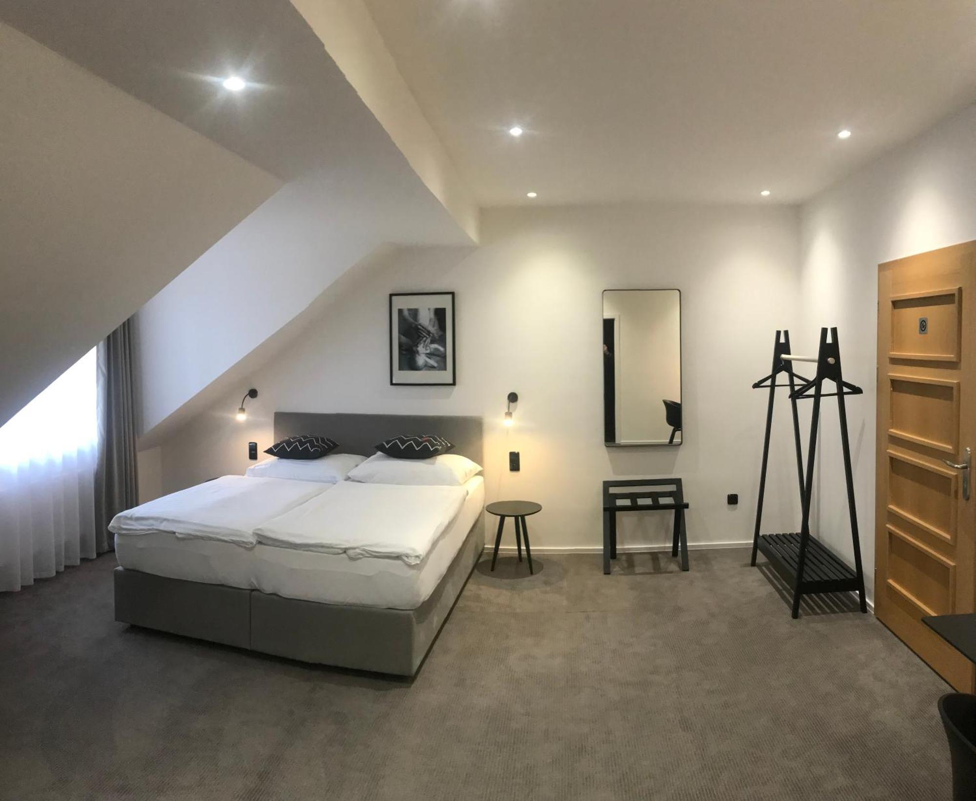 Rozmaryn Hotel B&B Rakovník エクステリア 写真